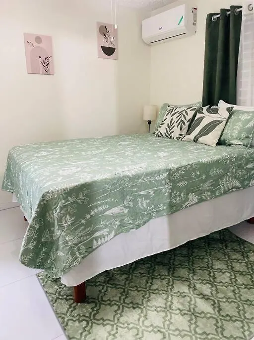 Apartment Serenity Escape Half Way Tree